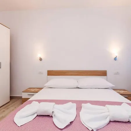 1br Premium, Terrace & Parking דירה *